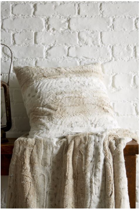 Snow Leopard Cushion Cover (45cm x 45cm)