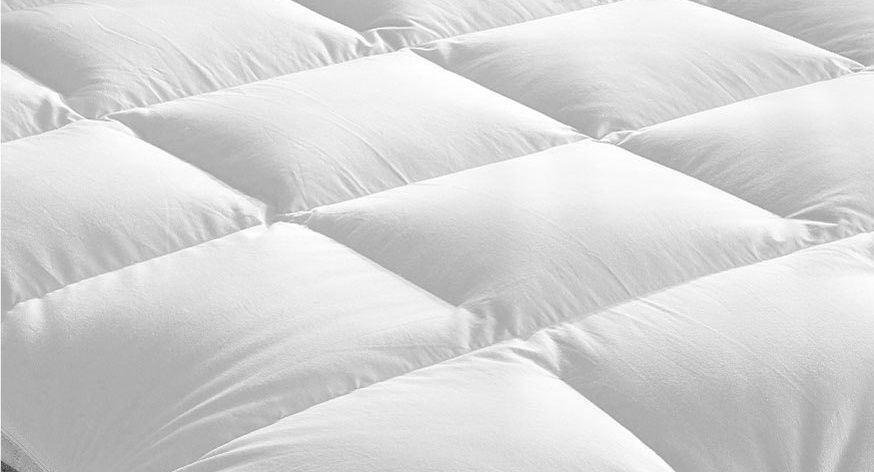 Extra thick 4" mattress topper with box stitching to ensure an even fill. 200TC cotton casing with hollowfibre filling. Deep skirt to fit most mattresses.