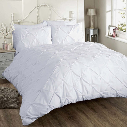 High quality decorative white pinched pleat duvet cover set.