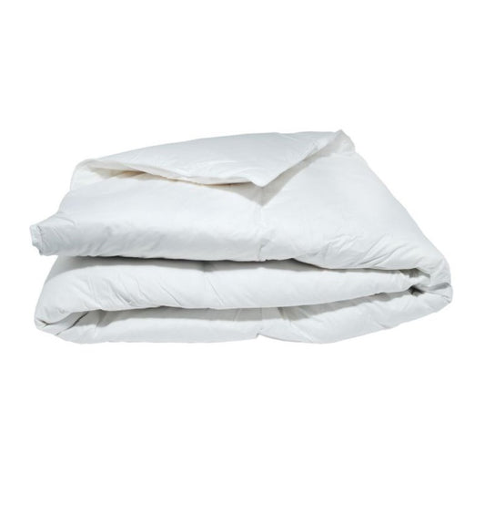 Hungarian white goose down duvet. 10.5 Tog or 13.5 Tog. 90% Goose Down, 10% Goose Feather.